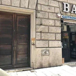 - Monti Frühstückspension