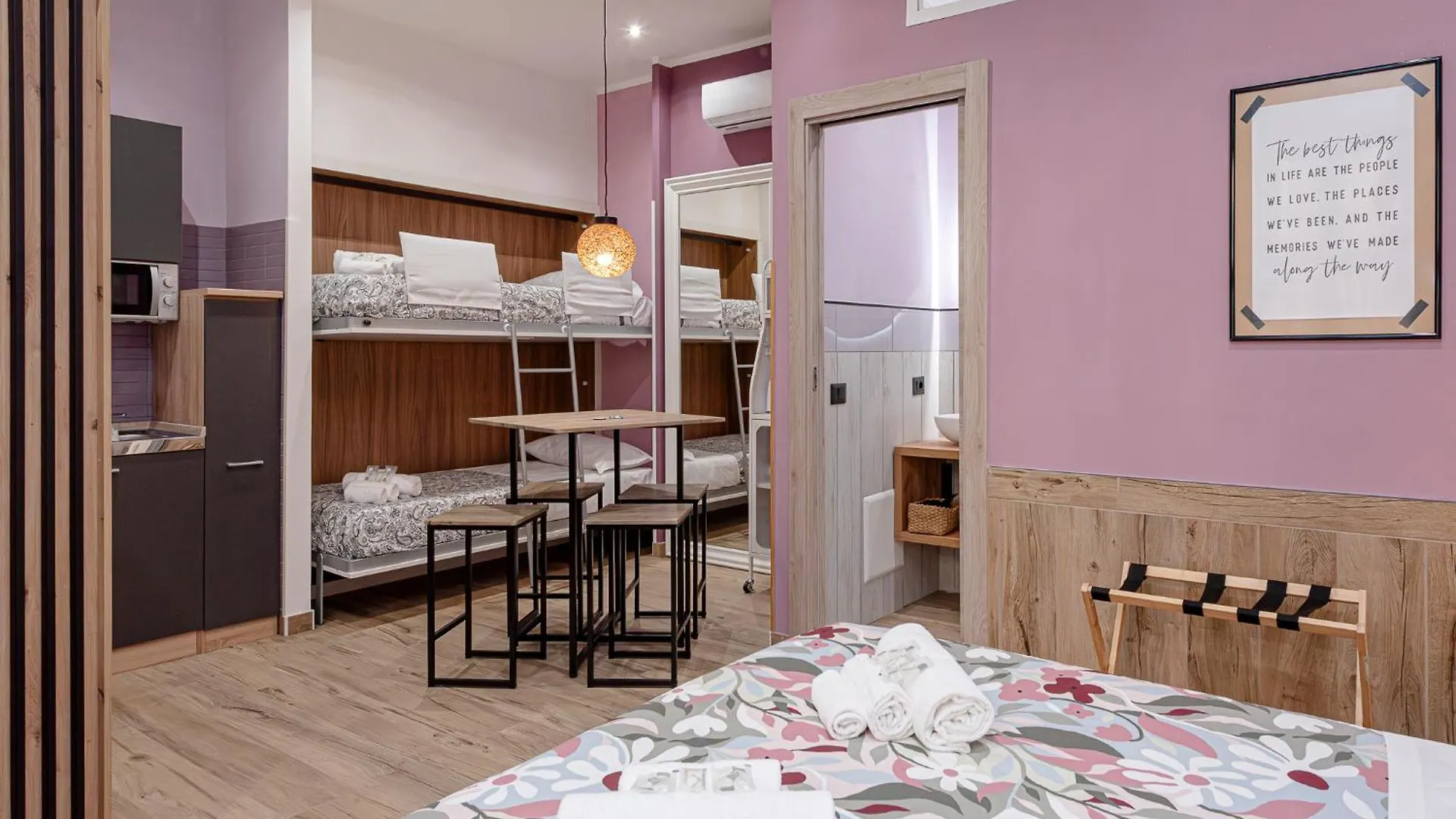 Alis Laura Guest House - 150M From Piazza Bologna Metro And 10 Minutes From The Colosseum Frühstückspension Rom