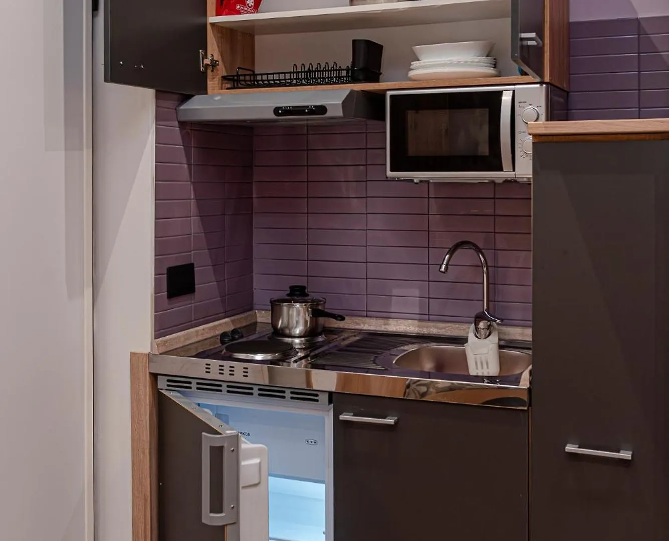 Alis Laura Guest House - 150M From Piazza Bologna Metro And 10 Minutes From The Colosseum 0*, Rom